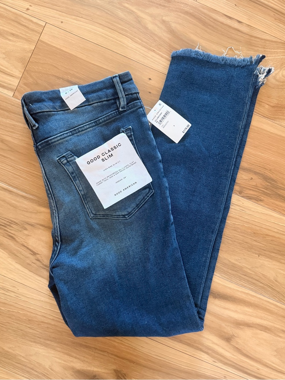Good American Skinny Jeans in Medium Blue with Frayed Hem NWT